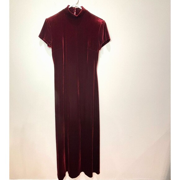 VTG Red Velvet Maxi Dress M Mock Neck Keyhole Back Dark Romantic Goth Valentines - Picture 1 of 14